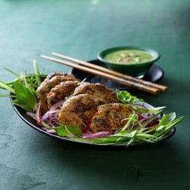 קבב אסייתי עם סלסה חריפה קבב אסייתי עם סלסה חריפה