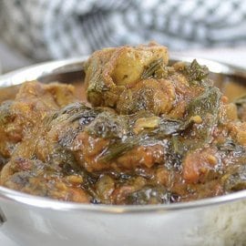 פאלוק דייה טיקה מורגי קליה - עוף עם תרד פאלוק דייה טיקה מורגי קליה - עוף עם תרד